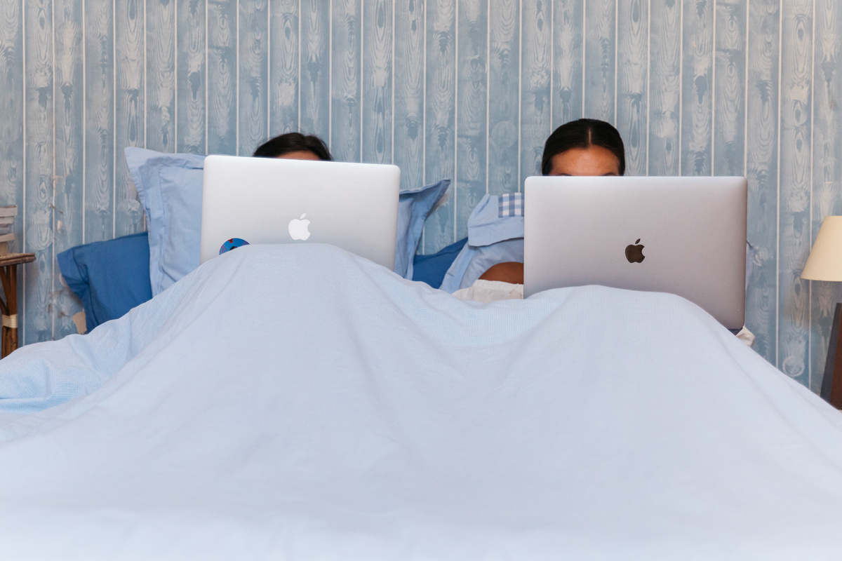 Ce qu'on a appris sur notre compagnon en télétravail. Témoignages