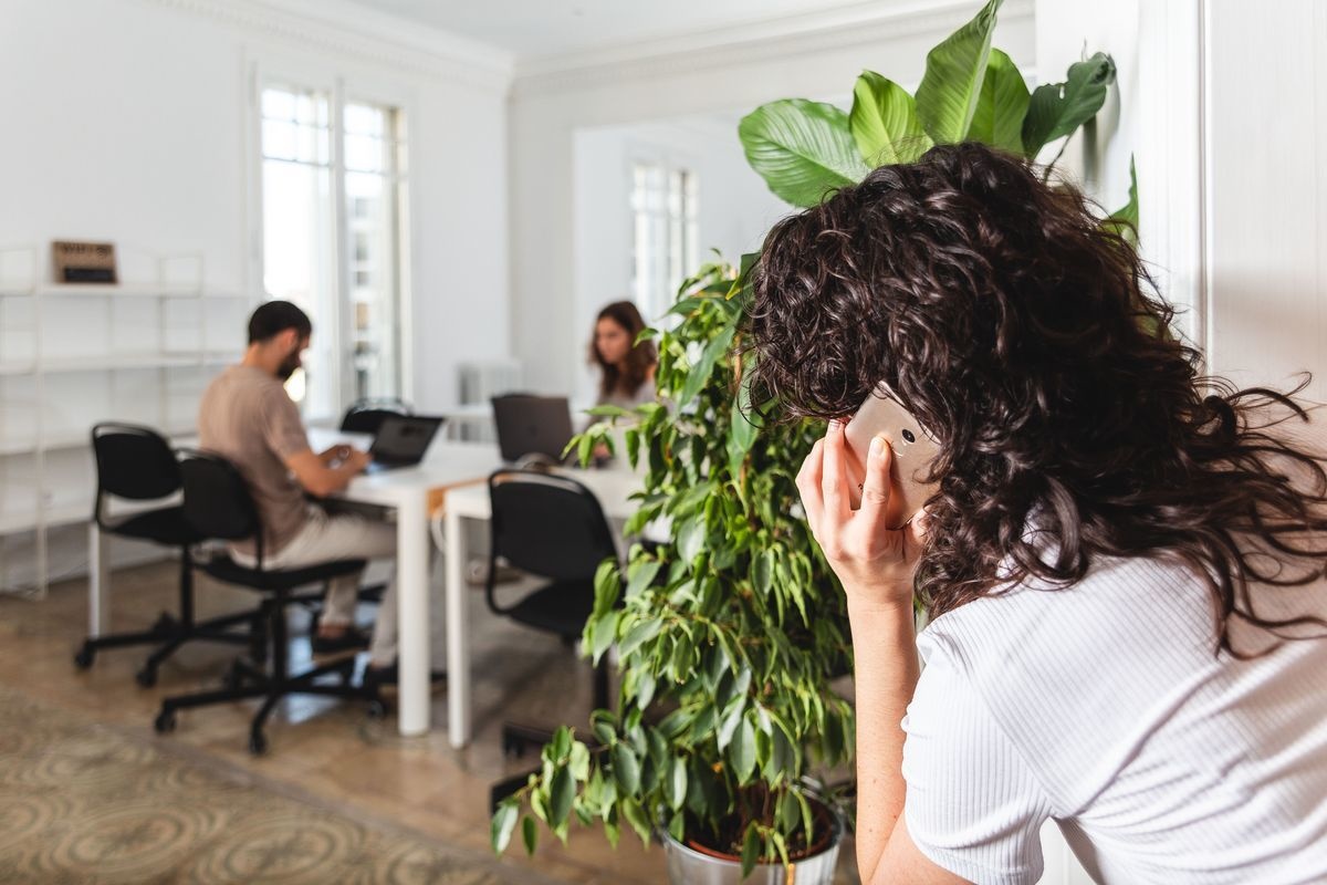 Cómo buscar trabajo mientras trabajas para otra empresa